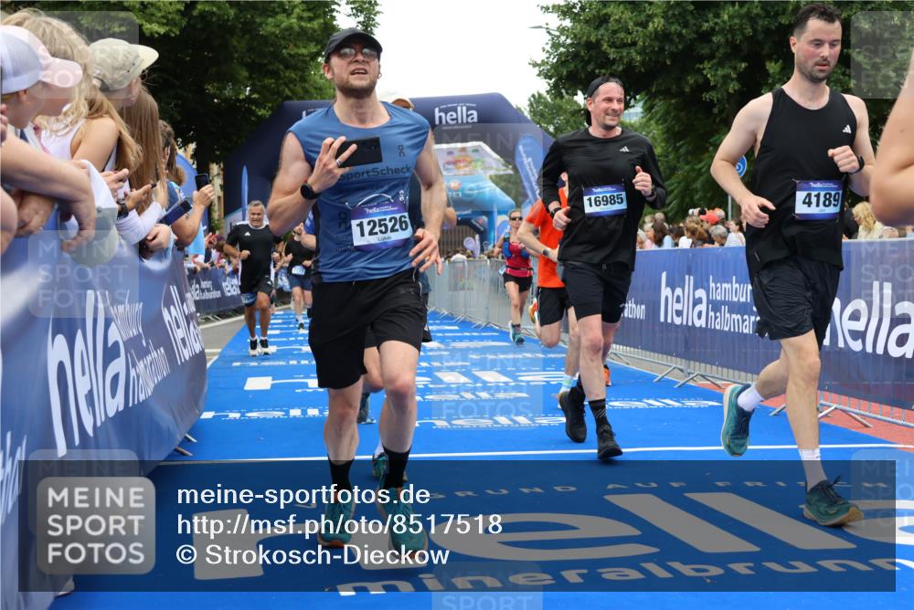 29.06.2025 - hella hamburg halbmarathon Strokosch-Dieckow http://msf.ph/oto/8517518 29.06.2025 10:55:20 Ziel 1130, 2252, 2771, 4189, 4951, 5287, 5643, 6723, 6891, 6938, 8487, 8973, 10188, 10263, 11184, 12526, 13234, 13236, 13470, 16213, 16521, 16985, 17603, 17940, 18290, 18380, 18531 meine-sportfotos.de