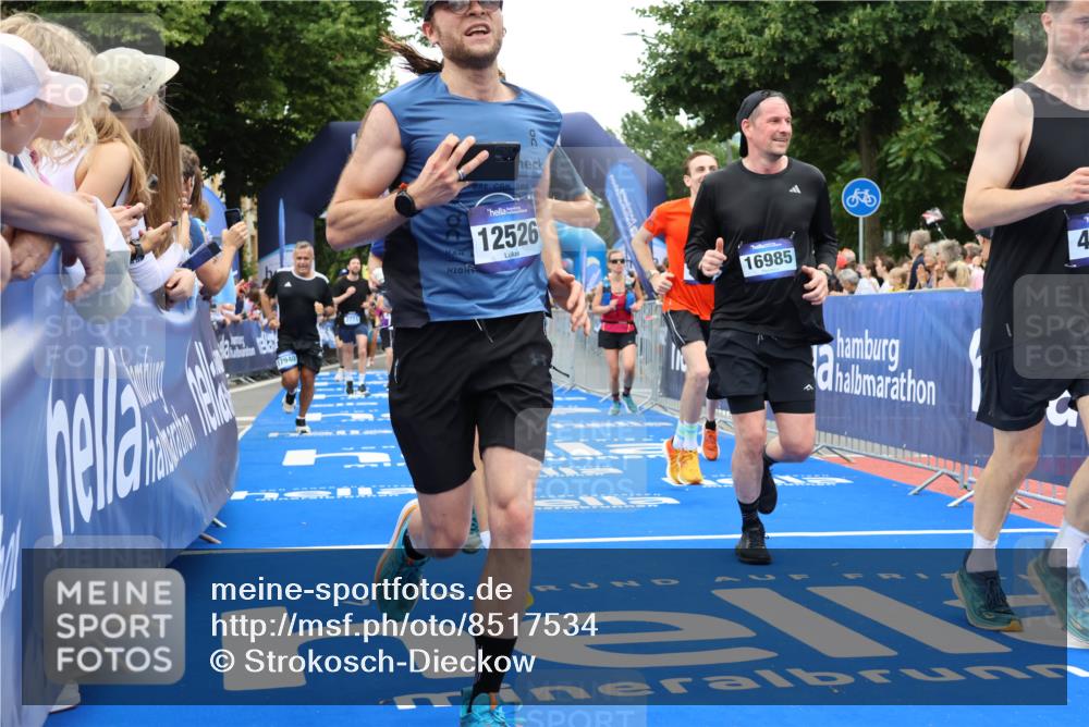 29.06.2025 - hella hamburg halbmarathon Strokosch-Dieckow http://msf.ph/oto/8517534 29.06.2025 10:55:21 Ziel 1130, 2252, 2771, 4189, 4951, 5287, 5319, 5643, 6591, 6723, 6891, 6938, 8487, 10263, 11184, 12526, 13234, 13236, 13470, 16213, 16521, 16609, 16985, 17603, 17940, 18290, 18380, 18531 meine-sportfotos.de