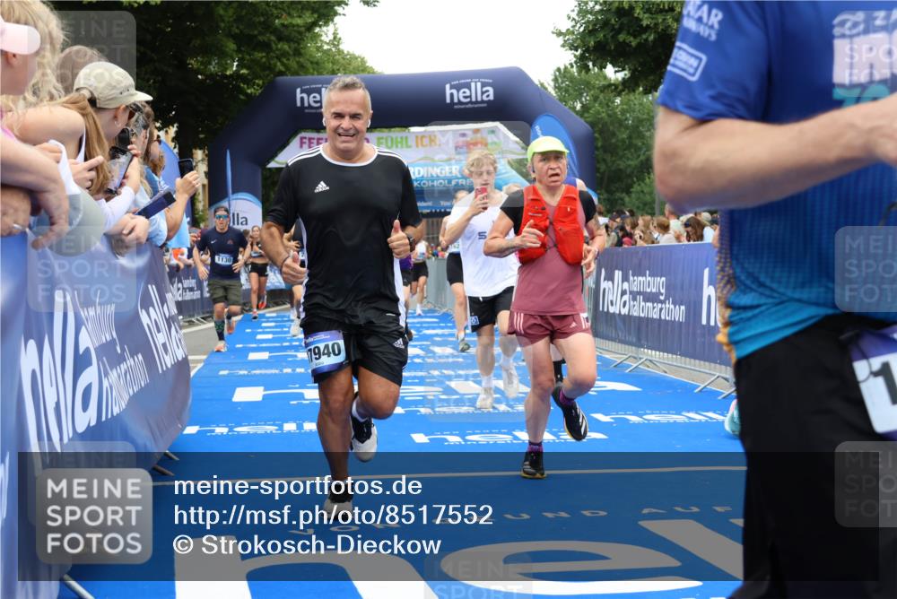 29.06.2025 - hella hamburg halbmarathon Strokosch-Dieckow http://msf.ph/oto/8517552 29.06.2025 10:55:23 Ziel 1130, 2252, 2771, 4189, 4951, 5287, 5319, 5643, 6591, 6723, 6938, 8487, 10263, 11184, 12526, 12584, 13234, 13236, 13470, 14036, 16213, 16334, 16609, 16985, 17603, 17940, 18290, 18380, 18531 meine-sportfotos.de