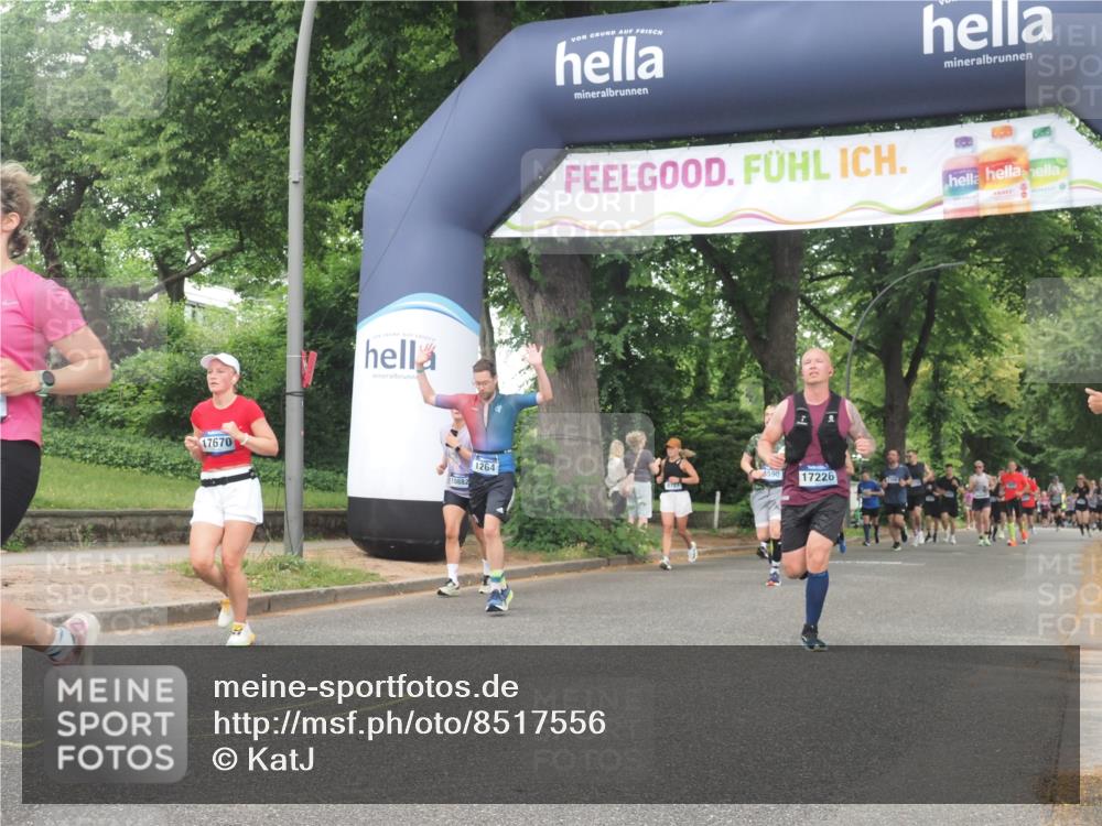29.06.2025 - hella hamburg halbmarathon KatJ http://msf.ph/oto/8517556 29.06.2025 10:48:08 Zwischen KM18-KM19 1264, 6708, 7049, 8721 meine-sportfotos.de