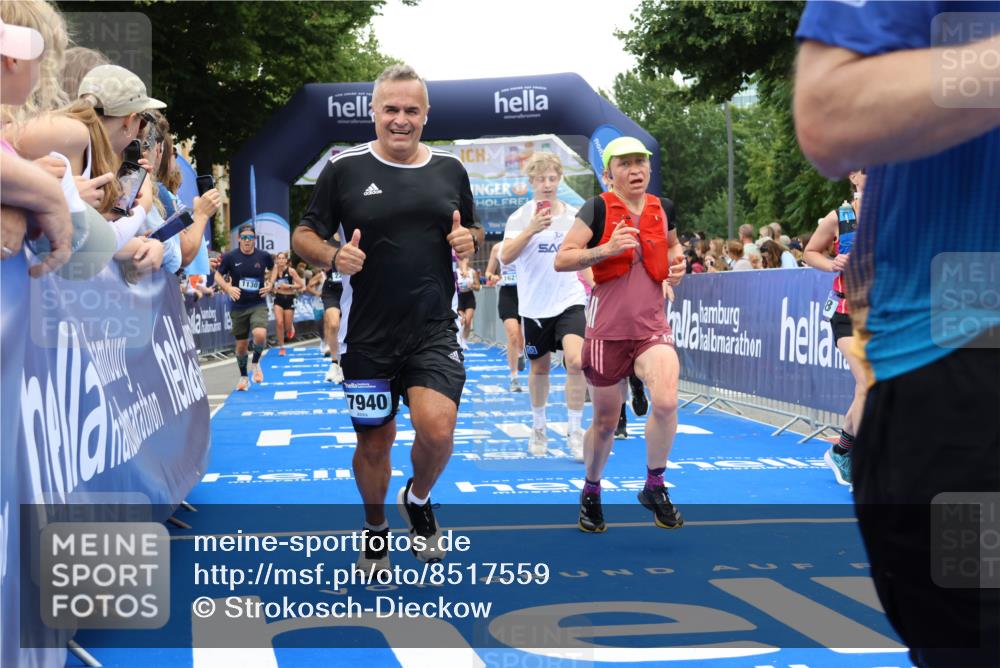 29.06.2025 - hella hamburg halbmarathon Strokosch-Dieckow http://msf.ph/oto/8517559 29.06.2025 10:55:23 Ziel 1130, 2252, 2771, 4189, 4951, 5287, 5319, 5643, 6591, 6723, 6938, 8487, 10263, 11184, 12526, 12584, 13234, 13236, 13470, 14036, 16213, 16334, 16609, 16985, 17603, 17940, 18290, 18380, 18531 meine-sportfotos.de