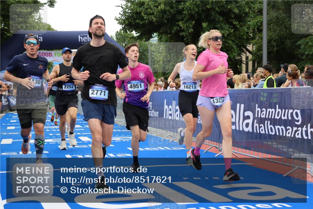 29.06.2025 - hella hamburg halbmarathon Strokosch-Dieckow http://msf.ph/oto/8517621 29.06.2025 10:55:26 Ziel 1130, 2252, 2771, 4189, 4951, 5287, 5319, 6591, 6938, 8487, 8573, 11554, 12526, 12544, 12584, 13234, 13236, 13267, 14036, 14592, 16213, 16334, 16609, 16985, 17603, 17940, 18290 meine-sportfotos.de