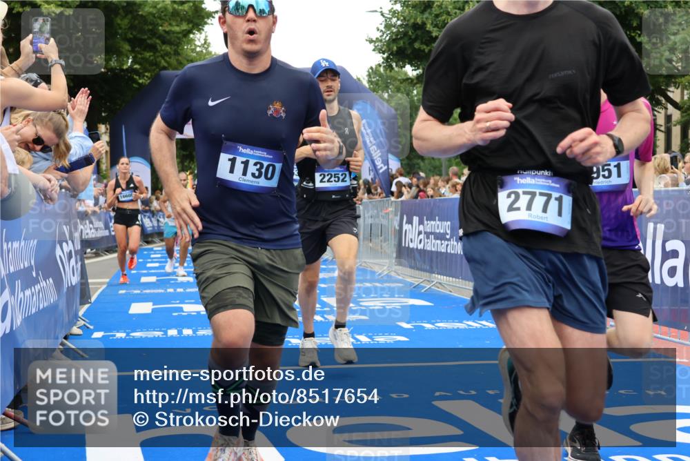 29.06.2025 - hella hamburg halbmarathon Strokosch-Dieckow http://msf.ph/oto/8517654 29.06.2025 10:55:26 Ziel 1130, 2252, 2771, 4189, 4951, 5287, 5319, 6591, 6938, 8487, 8573, 11554, 12526, 12544, 12584, 13234, 13236, 13267, 14036, 14592, 16213, 16334, 16609, 16985, 17603, 17940, 18290 meine-sportfotos.de