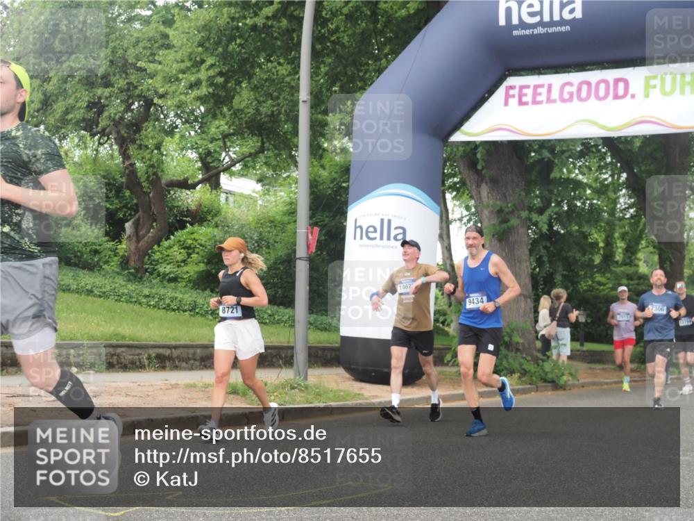 29.06.2025 - hella hamburg halbmarathon KatJ http://msf.ph/oto/8517655 29.06.2025 10:48:12 Zwischen KM18-KM19 1264, 8590, 8721 meine-sportfotos.de
