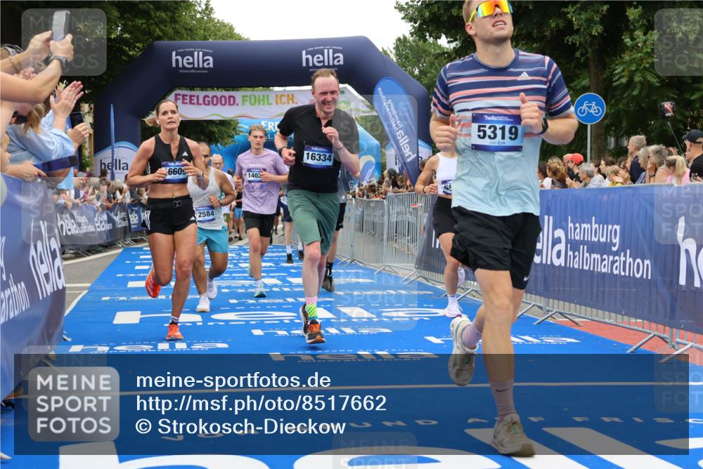 29.06.2025 - hella hamburg halbmarathon Strokosch-Dieckow http://msf.ph/oto/8517662 29.06.2025 10:55:28 Ziel 1130, 2252, 2771, 3037, 4189, 4951, 5287, 5319, 6591, 6938, 8487, 8573, 11554, 11568, 12196, 12544, 12584, 13234, 13236, 13267, 14036, 14592, 16110, 16213, 16334, 16609, 16985, 17603, 17615, 17940 meine-sportfotos.de