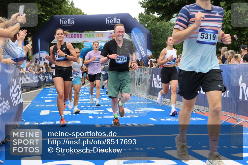 29.06.2025 - hella hamburg halbmarathon Strokosch-Dieckow http://msf.ph/oto/8517693 29.06.2025 10:55:28 Ziel 1130, 2252, 2771, 3037, 4189, 4951, 5287, 5319, 6591, 6938, 8487, 8573, 11554, 11568, 12196, 12544, 12584, 13234, 13236, 13267, 14036, 14592, 16110, 16213, 16334, 16609, 16985, 17603, 17615, 17940 meine-sportfotos.de