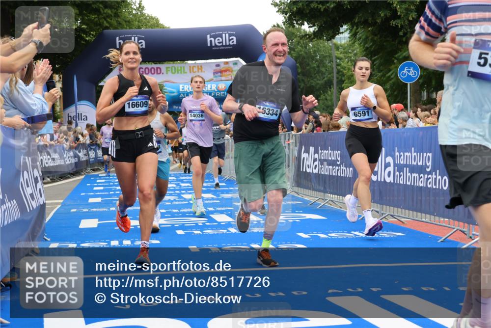 29.06.2025 - hella hamburg halbmarathon Strokosch-Dieckow http://msf.ph/oto/8517726 29.06.2025 10:55:29 Ziel 1130, 2252, 2771, 2982, 3037, 4951, 5287, 5319, 6591, 6938, 8573, 11554, 11568, 12196, 12544, 12584, 13234, 13267, 14036, 14592, 16110, 16213, 16334, 16609, 17603, 17615, 17940 meine-sportfotos.de
