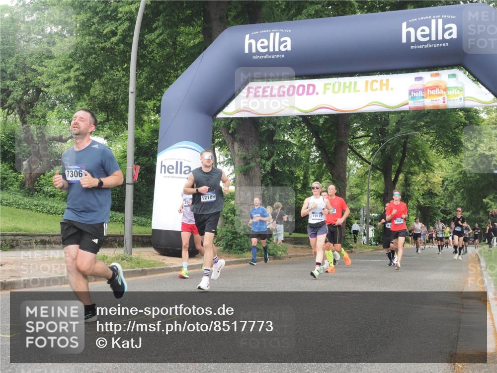 29.06.2025 - hella hamburg halbmarathon KatJ http://msf.ph/oto/8517773 29.06.2025 10:48:15 Zwischen KM18-KM19 2911, 5870, 7306, 8590, 8721 meine-sportfotos.de