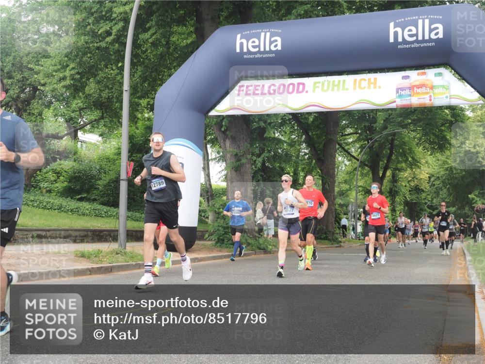 29.06.2025 - hella hamburg halbmarathon KatJ http://msf.ph/oto/8517796 29.06.2025 10:48:16 Zwischen KM18-KM19 2911, 5613, 5870, 7306, 8177, 8590, 8721 meine-sportfotos.de