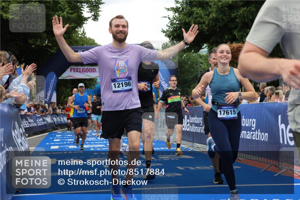 29.06.2025 - hella hamburg halbmarathon Strokosch-Dieckow http://msf.ph/oto/8517884 29.06.2025 10:55:35 Ziel 1120, 1143, 1834, 2955, 2982, 3037, 4897, 5319, 6591, 6924, 8255, 8573, 8618, 10212, 11039, 11554, 11568, 12196, 12483, 12515, 12544, 12584, 13267, 14036, 14592, 14909, 15896, 16110, 16334, 16609, 17615, 18064, 18190 meine-sportfotos.de