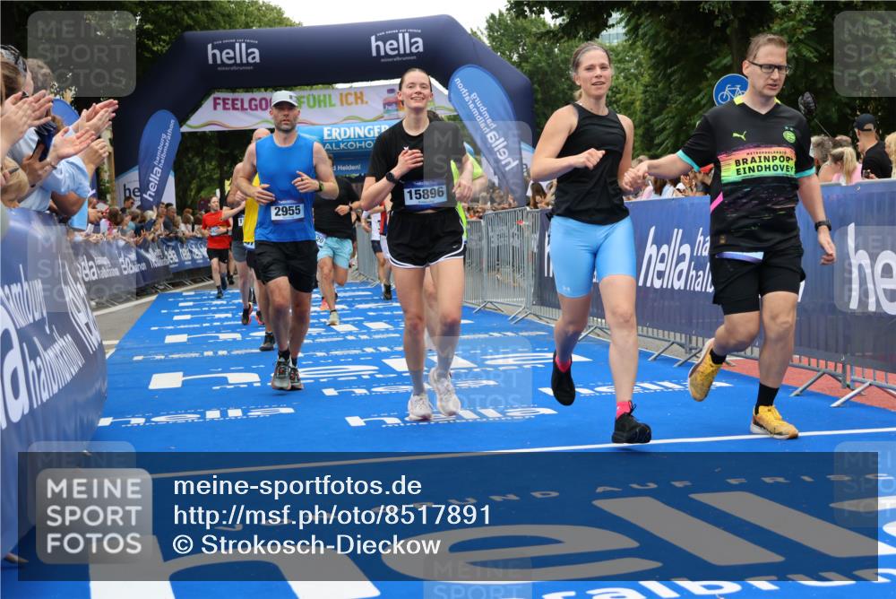 29.06.2025 - hella hamburg halbmarathon Strokosch-Dieckow http://msf.ph/oto/8517891 29.06.2025 10:55:37 Ziel 1120, 1143, 1834, 2955, 2982, 3037, 4897, 5021, 6924, 8255, 8573, 8618, 10212, 11039, 11554, 11568, 12196, 12483, 12515, 12544, 12584, 13267, 14036, 14365, 14592, 14909, 15896, 16110, 17615, 18064, 18190 meine-sportfotos.de