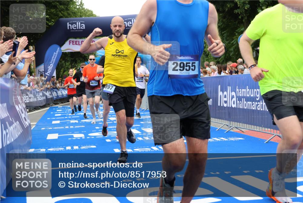 29.06.2025 - hella hamburg halbmarathon Strokosch-Dieckow http://msf.ph/oto/8517953 29.06.2025 10:55:39 Ziel 1120, 1143, 1834, 2955, 2982, 3037, 4897, 5021, 6569, 6924, 7221, 8255, 8573, 8618, 10212, 11039, 11554, 11568, 12196, 12483, 12515, 12544, 12858, 14365, 14909, 15896, 16110, 17615, 18064, 18190 meine-sportfotos.de