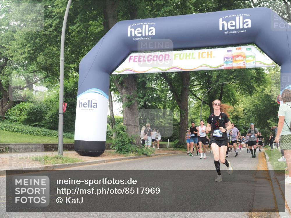 29.06.2025 - hella hamburg halbmarathon KatJ http://msf.ph/oto/8517969 29.06.2025 10:48:21 Zwischen KM18-KM19 2911, 5613, 5870, 7306, 8177 meine-sportfotos.de