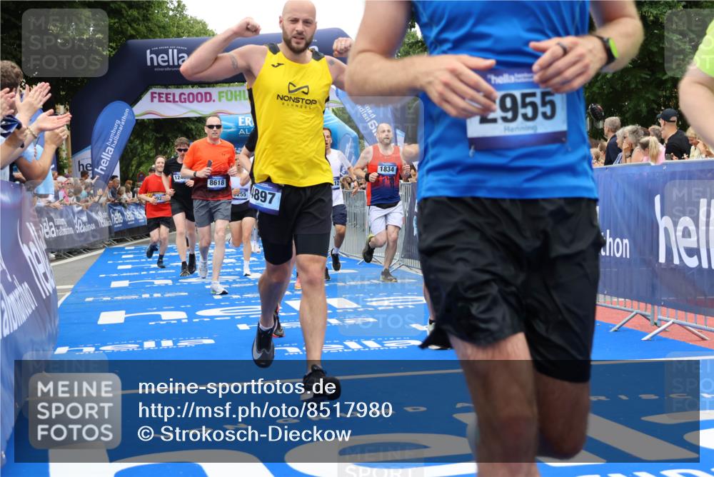 29.06.2025 - hella hamburg halbmarathon Strokosch-Dieckow http://msf.ph/oto/8517980 29.06.2025 10:55:39 Ziel 1120, 1143, 1834, 2955, 2982, 3037, 4897, 5021, 6569, 6924, 7221, 8255, 8573, 8618, 10212, 11039, 11554, 11568, 12196, 12483, 12515, 12544, 12858, 14365, 14909, 15896, 16110, 17615, 18064, 18190 meine-sportfotos.de