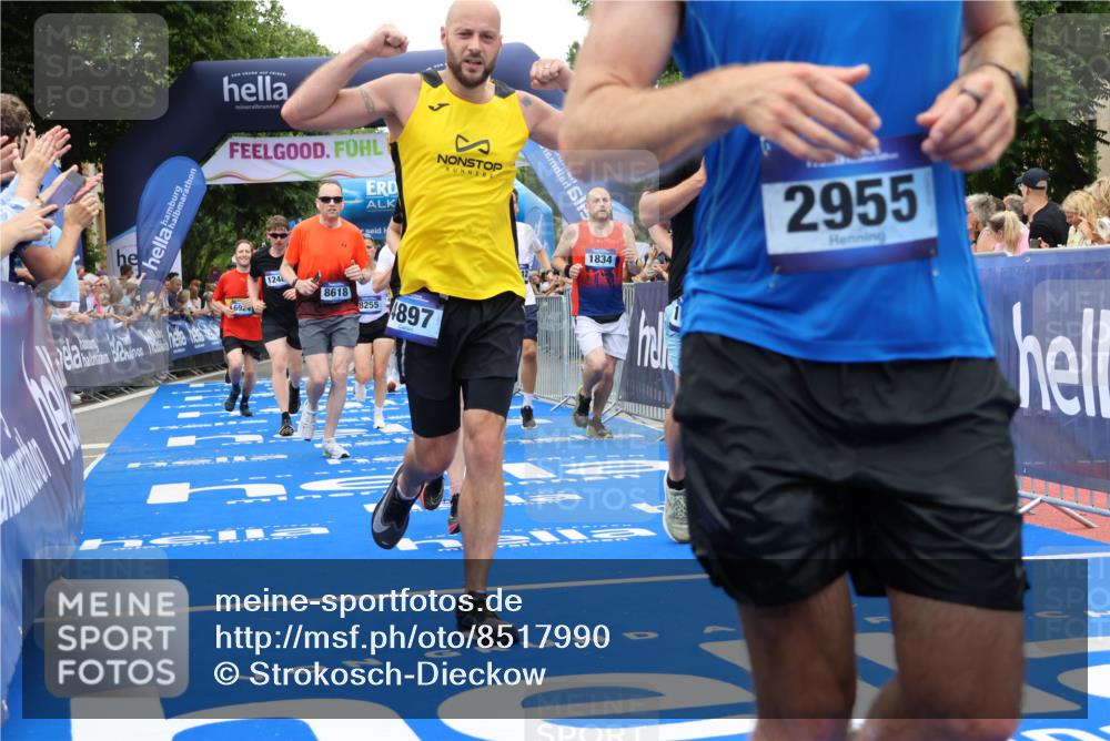 29.06.2025 - hella hamburg halbmarathon Strokosch-Dieckow http://msf.ph/oto/8517990 29.06.2025 10:55:39 Ziel 1120, 1143, 1834, 2955, 2982, 3037, 4897, 5021, 6569, 6924, 7221, 8255, 8573, 8618, 10212, 11039, 11554, 11568, 12196, 12483, 12515, 12544, 12858, 14365, 14909, 15896, 16110, 17615, 18064, 18190 meine-sportfotos.de