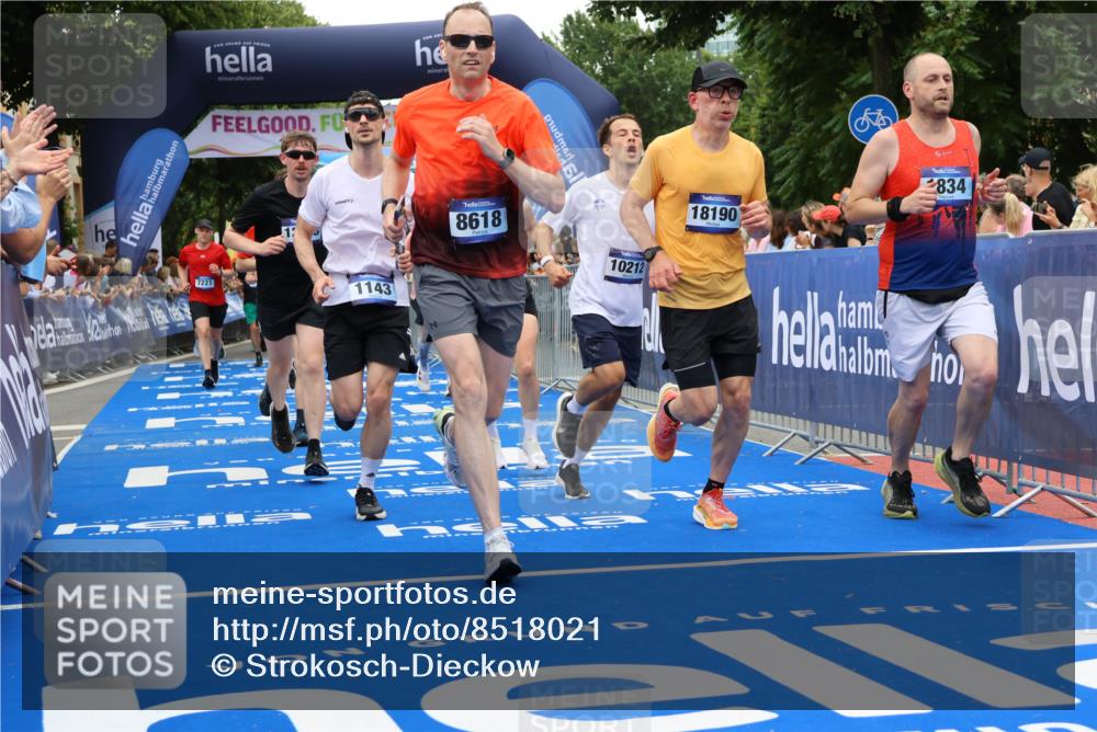 29.06.2025 - hella hamburg halbmarathon Strokosch-Dieckow http://msf.ph/oto/8518021 29.06.2025 10:55:41 Ziel 1120, 1143, 1834, 2955, 2982, 3037, 4897, 5021, 6569, 6924, 7221, 8255, 8618, 10212, 11039, 11568, 12196, 12483, 12515, 12858, 13474, 14365, 14909, 15896, 16110, 16401, 16434, 16786, 17615, 18064, 18125, 18190, 19047 meine-sportfotos.de