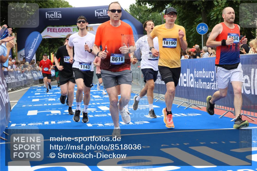 29.06.2025 - hella hamburg halbmarathon Strokosch-Dieckow http://msf.ph/oto/8518036 29.06.2025 10:55:41 Ziel 1120, 1143, 1834, 2955, 2982, 3037, 4897, 5021, 6569, 6924, 7221, 8255, 8618, 10212, 11039, 11568, 12196, 12483, 12515, 12858, 13474, 14365, 14909, 15896, 16110, 16401, 16434, 16786, 17615, 18064, 18125, 18190, 19047 meine-sportfotos.de