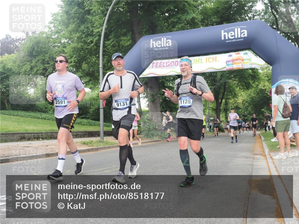29.06.2025 - hella hamburg halbmarathon KatJ http://msf.ph/oto/8518177 29.06.2025 10:48:26 Zwischen KM18-KM19 1128, 2591 meine-sportfotos.de