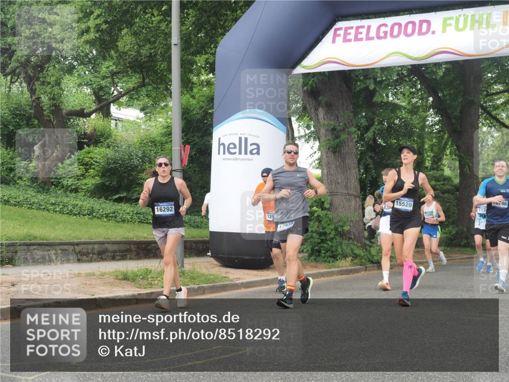 29.06.2025 - hella hamburg halbmarathon KatJ http://msf.ph/oto/8518292 29.06.2025 10:48:32 Zwischen KM18-KM19 2447, 6391, 6414, 6415, 8068, 8364 meine-sportfotos.de