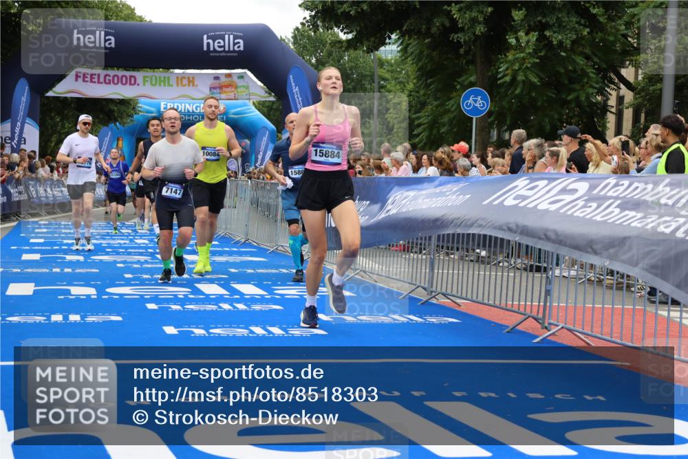 29.06.2025 - hella hamburg halbmarathon Strokosch-Dieckow http://msf.ph/oto/8518303 29.06.2025 10:55:54 Ziel 1179, 2612, 3042, 3256, 3668, 4772, 7147, 7976, 8968, 9246, 10084, 13474, 14867, 15184, 15868, 15884, 16176, 16401, 16434, 16786, 18125, 18867, 19047 meine-sportfotos.de