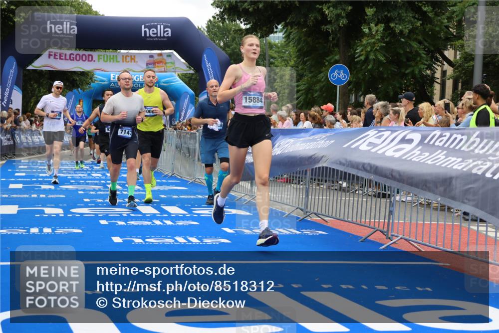 29.06.2025 - hella hamburg halbmarathon Strokosch-Dieckow http://msf.ph/oto/8518312 29.06.2025 10:55:54 Ziel 1179, 2612, 3042, 3256, 3668, 4772, 7147, 7976, 8968, 9246, 10084, 13474, 14867, 15184, 15868, 15884, 16176, 16401, 16434, 16786, 18125, 18867, 19047 meine-sportfotos.de