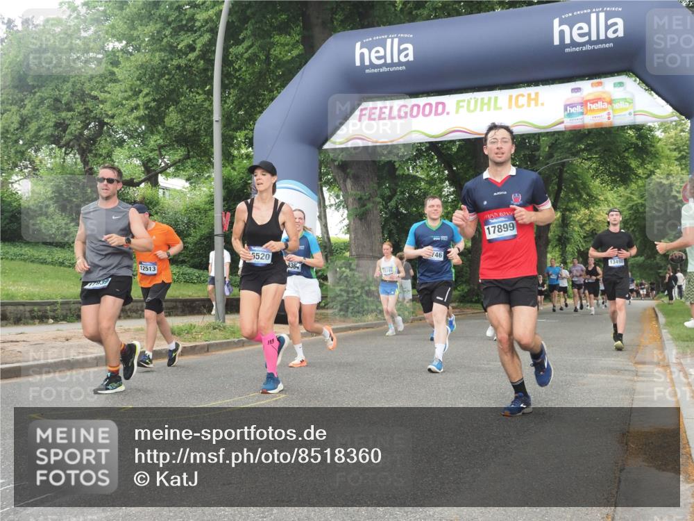 29.06.2025 - hella hamburg halbmarathon KatJ http://msf.ph/oto/8518360 29.06.2025 10:48:34 Zwischen KM18-KM19 1135, 1138, 2447, 6391, 6414, 6415, 8068, 8364 meine-sportfotos.de