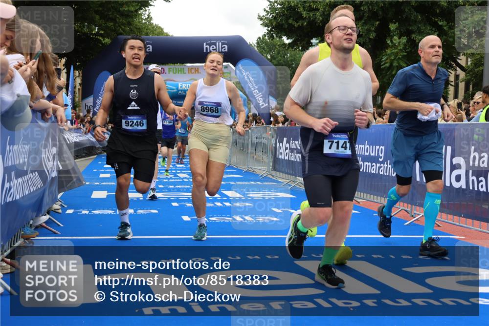 29.06.2025 - hella hamburg halbmarathon Strokosch-Dieckow http://msf.ph/oto/8518383 29.06.2025 10:55:56 Ziel 1179, 1180, 2612, 3042, 3058, 3256, 3668, 4772, 7147, 7976, 8968, 9246, 10084, 14867, 15184, 15868, 15884, 16176, 18212, 18867 meine-sportfotos.de