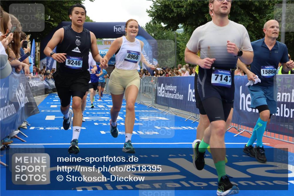 29.06.2025 - hella hamburg halbmarathon Strokosch-Dieckow http://msf.ph/oto/8518395 29.06.2025 10:55:57 Ziel 1180, 2612, 3042, 3058, 3256, 3668, 4772, 7147, 7594, 7976, 8968, 9246, 10084, 14867, 15184, 15868, 15884, 16176, 18212, 18867 meine-sportfotos.de