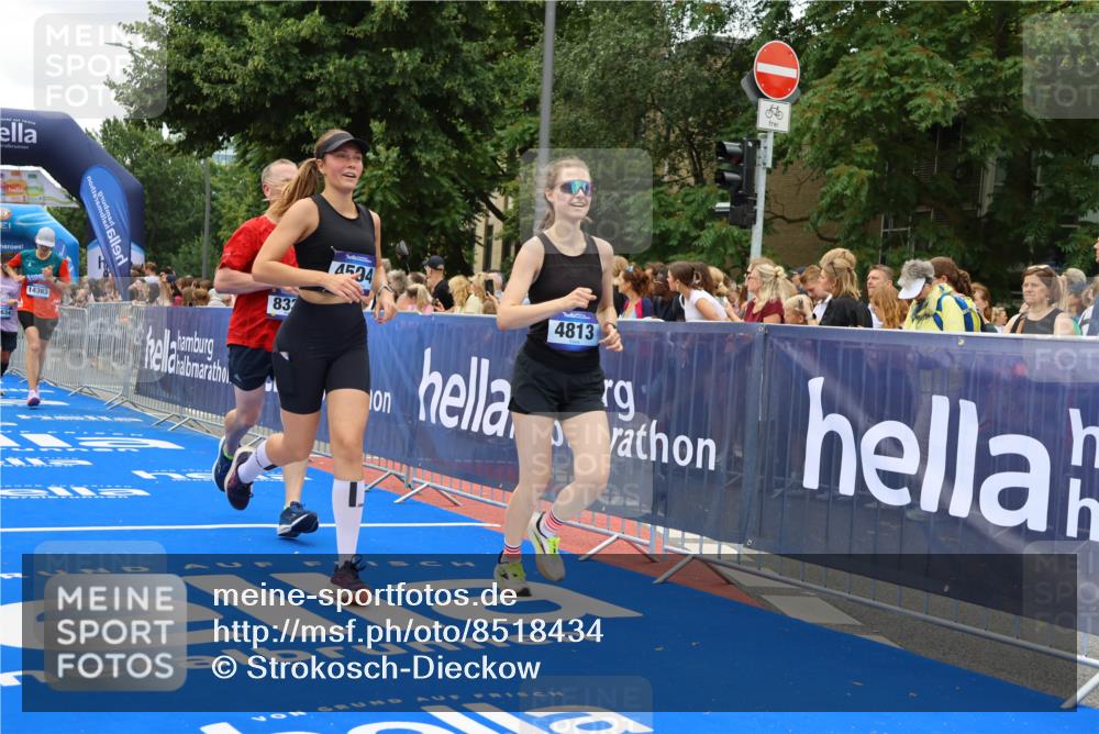 29.06.2025 - hella hamburg halbmarathon Strokosch-Dieckow http://msf.ph/oto/8518434 29.06.2025 10:56:08 Ziel 1180, 1193, 3042, 3058, 4594, 4813, 5465, 5492, 5570, 7594, 8330, 8639, 9903, 9907, 10789, 12348, 12545, 14363, 15484, 16113, 16634, 17468, 17640, 17642, 18212, 19152 meine-sportfotos.de