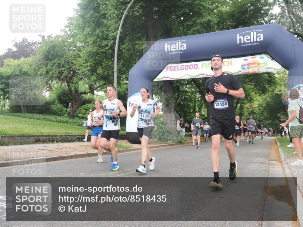 29.06.2025 - hella hamburg halbmarathon KatJ http://msf.ph/oto/8518435 29.06.2025 10:48:36 Zwischen KM18-KM19 1135, 1138, 2447, 5547, 6414, 6415, 8068, 8364 meine-sportfotos.de