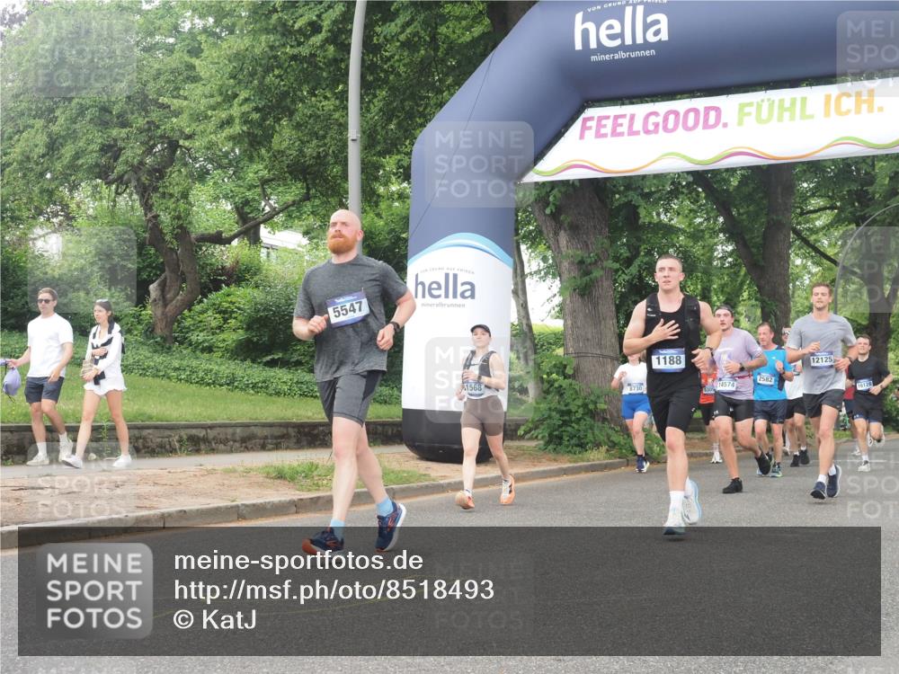 29.06.2025 - hella hamburg halbmarathon KatJ http://msf.ph/oto/8518493 29.06.2025 10:48:39 Zwischen KM18-KM19 1135, 1138, 1188, 1568, 5547, 6414, 8364 meine-sportfotos.de