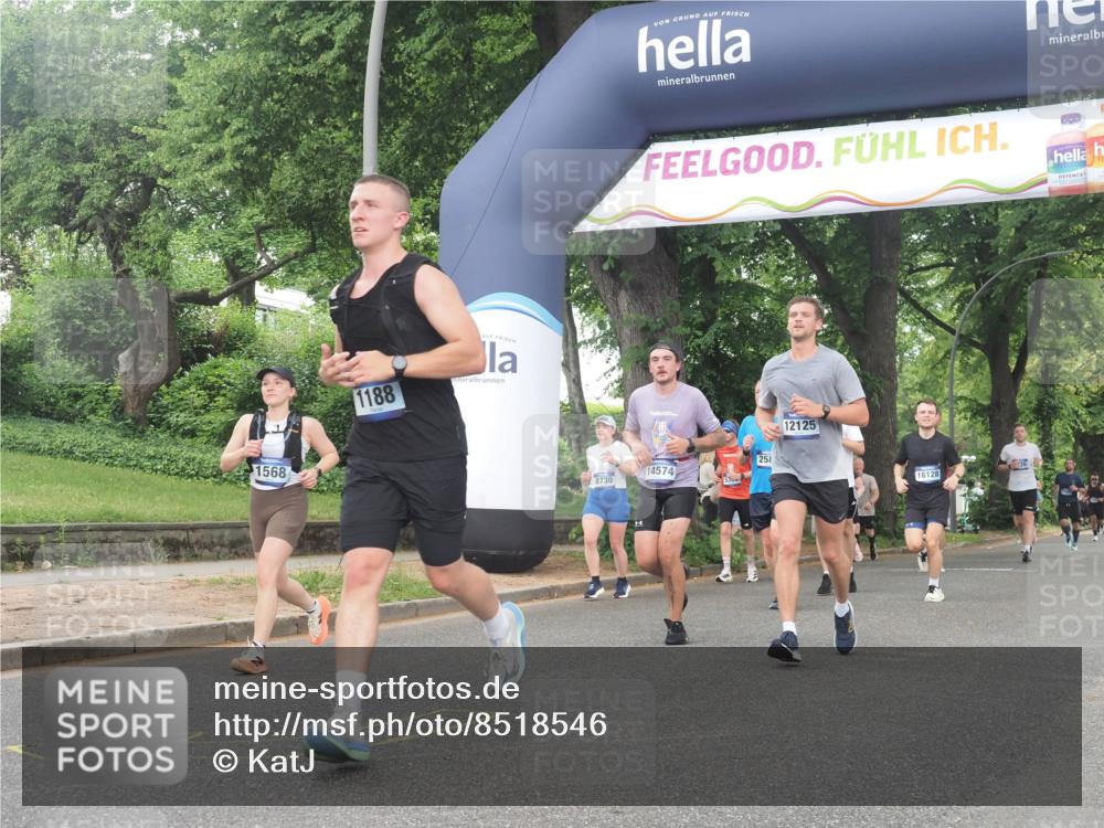 29.06.2025 - hella hamburg halbmarathon KatJ http://msf.ph/oto/8518546 29.06.2025 10:48:40 Zwischen KM18-KM19 1135, 1138, 1188, 1568, 5547 meine-sportfotos.de