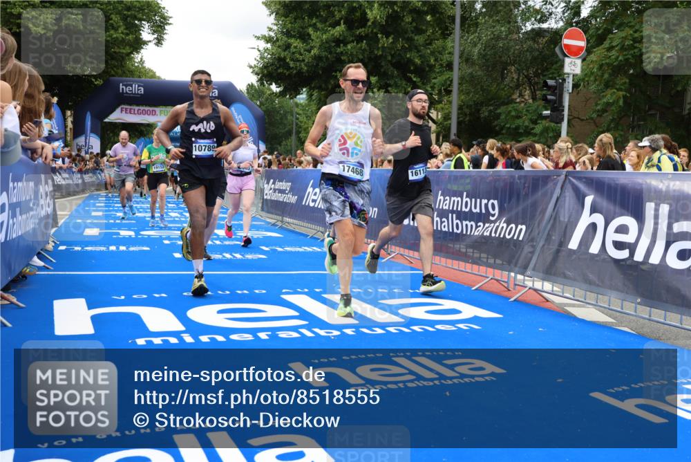 29.06.2025 - hella hamburg halbmarathon Strokosch-Dieckow http://msf.ph/oto/8518555 29.06.2025 10:56:14 Ziel 1193, 4029, 4594, 4813, 5465, 5492, 5672, 7547, 8330, 8639, 9903, 9907, 10789, 11231, 11309, 12348, 14363, 15300, 15484, 16113, 16375, 16634, 17468, 18117, 18495, 18652, 18741, 19152 meine-sportfotos.de