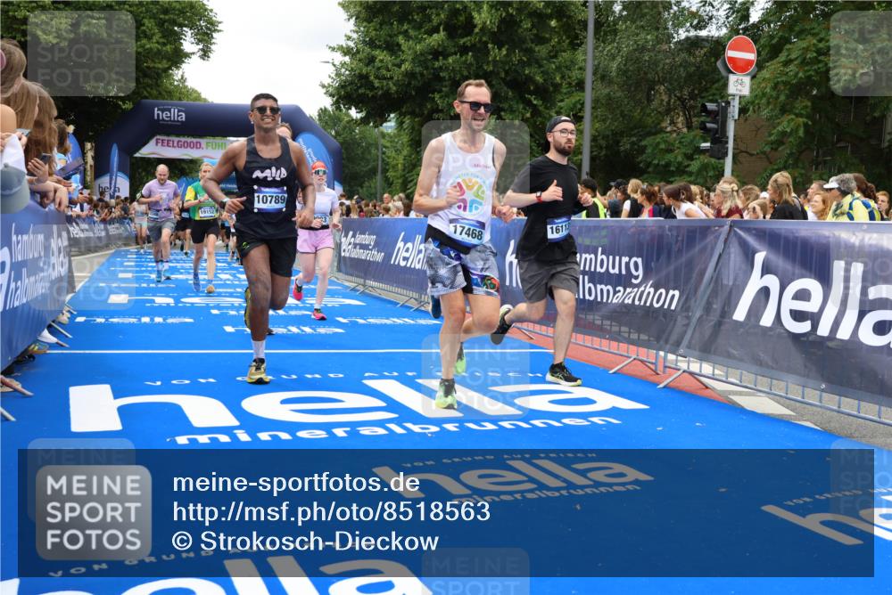 29.06.2025 - hella hamburg halbmarathon Strokosch-Dieckow http://msf.ph/oto/8518563 29.06.2025 10:56:14 Ziel 1193, 4029, 4594, 4813, 5465, 5492, 5672, 7547, 8330, 8639, 9903, 9907, 10789, 11231, 11309, 12348, 14363, 15300, 15484, 16113, 16375, 16634, 17468, 18117, 18495, 18652, 18741, 19152 meine-sportfotos.de