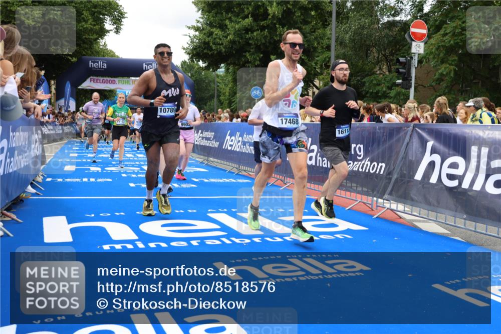 29.06.2025 - hella hamburg halbmarathon Strokosch-Dieckow http://msf.ph/oto/8518576 29.06.2025 10:56:14 Ziel 1193, 4029, 4594, 4813, 5465, 5492, 5672, 7547, 8330, 8639, 9903, 9907, 10789, 11231, 11309, 12348, 14363, 15300, 15484, 16113, 16375, 16634, 17468, 18117, 18495, 18652, 18741, 19152 meine-sportfotos.de