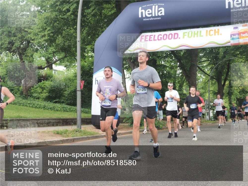 29.06.2025 - hella hamburg halbmarathon KatJ http://msf.ph/oto/8518580 29.06.2025 10:48:41 Zwischen KM18-KM19 1135, 1138, 1188, 1568, 2582, 5547 meine-sportfotos.de