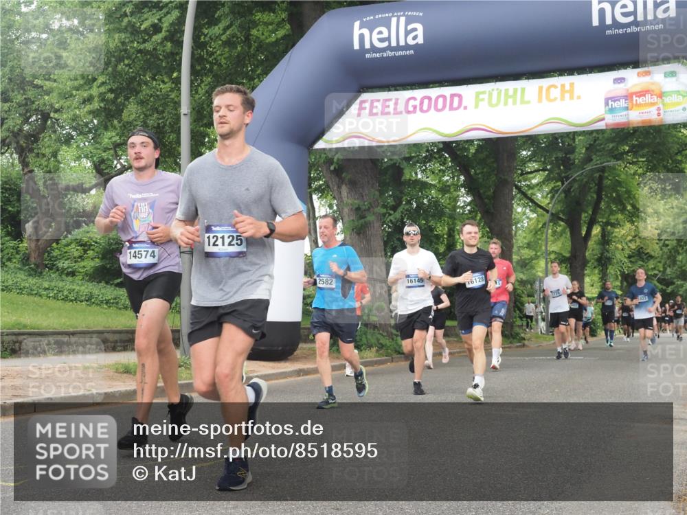 29.06.2025 - hella hamburg halbmarathon KatJ http://msf.ph/oto/8518595 29.06.2025 10:48:42 Zwischen KM18-KM19 1138, 1188, 1568, 2582, 5299, 5547, 8730 meine-sportfotos.de