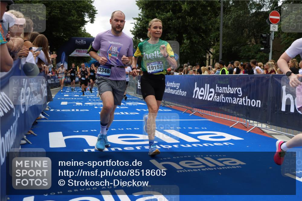 29.06.2025 - hella hamburg halbmarathon Strokosch-Dieckow http://msf.ph/oto/8518605 29.06.2025 10:56:16 Ziel 1193, 3048, 4029, 5465, 5672, 7547, 8639, 9622, 9903, 9907, 10789, 11231, 11309, 12348, 14363, 15300, 15484, 16113, 16375, 16634, 17468, 18117, 18495, 18652, 18741, 19152 meine-sportfotos.de