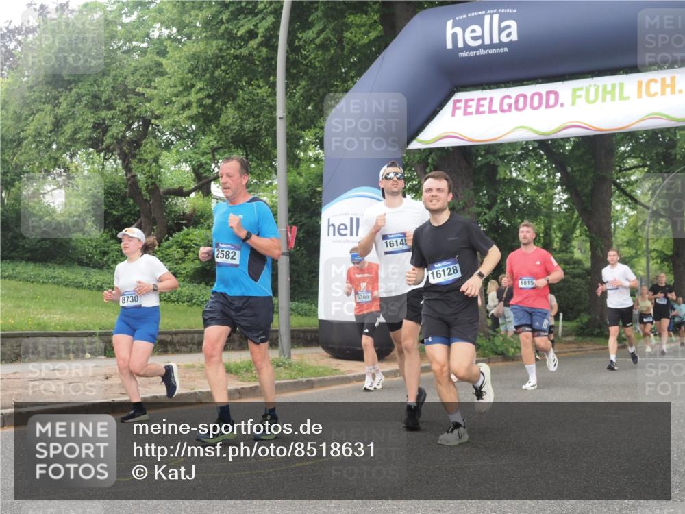 29.06.2025 - hella hamburg halbmarathon KatJ http://msf.ph/oto/8518631 29.06.2025 10:48:43 Zwischen KM18-KM19 1188, 1568, 1726, 1823, 2582, 5299, 5305, 5547, 7658, 8730 meine-sportfotos.de