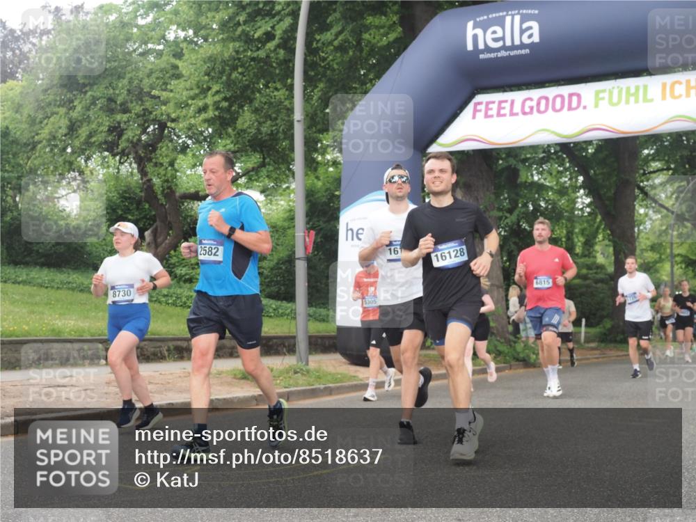 29.06.2025 - hella hamburg halbmarathon KatJ http://msf.ph/oto/8518637 29.06.2025 10:48:43 Zwischen KM18-KM19 1188, 1568, 1726, 1823, 2582, 5299, 5305, 5547, 7658, 8730 meine-sportfotos.de