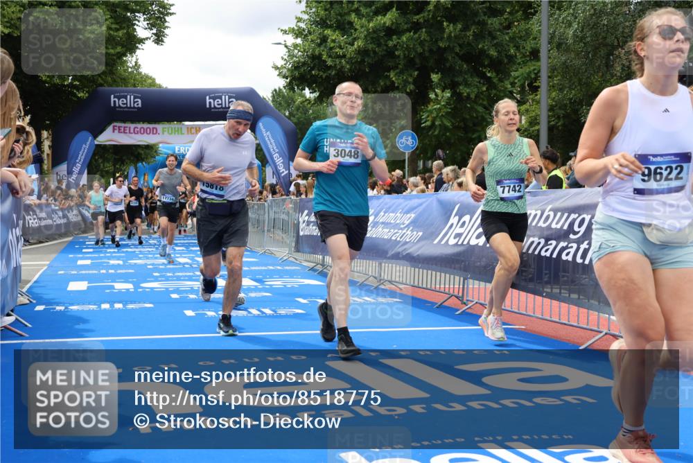 29.06.2025 - hella hamburg halbmarathon Strokosch-Dieckow http://msf.ph/oto/8518775 29.06.2025 10:56:24 Ziel 1583, 3048, 4029, 5672, 5744, 6399, 7547, 7742, 8863, 9622, 10093, 10665, 11231, 11309, 15300, 15407, 15818, 16257, 16261, 16375, 17268, 17734, 18117, 18495, 18652, 18741, 18746, 18835 meine-sportfotos.de