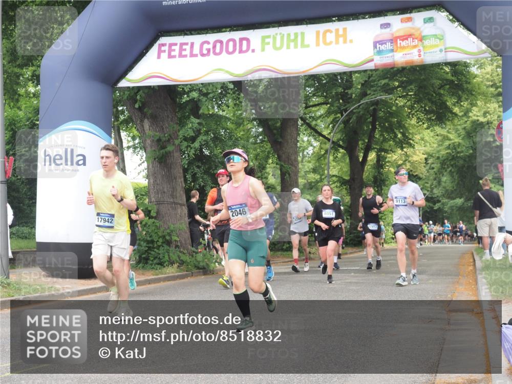 29.06.2025 - hella hamburg halbmarathon KatJ http://msf.ph/oto/8518832 29.06.2025 10:58:35 Zwischen KM18-KM19 1524, 2046, 3650, 5069, 7873, 8051 meine-sportfotos.de