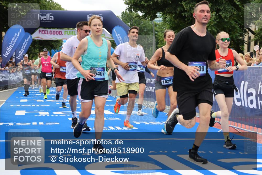 29.06.2025 - hella hamburg halbmarathon Strokosch-Dieckow http://msf.ph/oto/8518900 29.06.2025 10:56:29 Ziel 1583, 2083, 3048, 3413, 5721, 5744, 6399, 7037, 7742, 8311, 8542, 8652, 8863, 9562, 9622, 10093, 10665, 12509, 13863, 15145, 15407, 15818, 16257, 16261, 17268, 17734, 18746, 18835, 19120 meine-sportfotos.de
