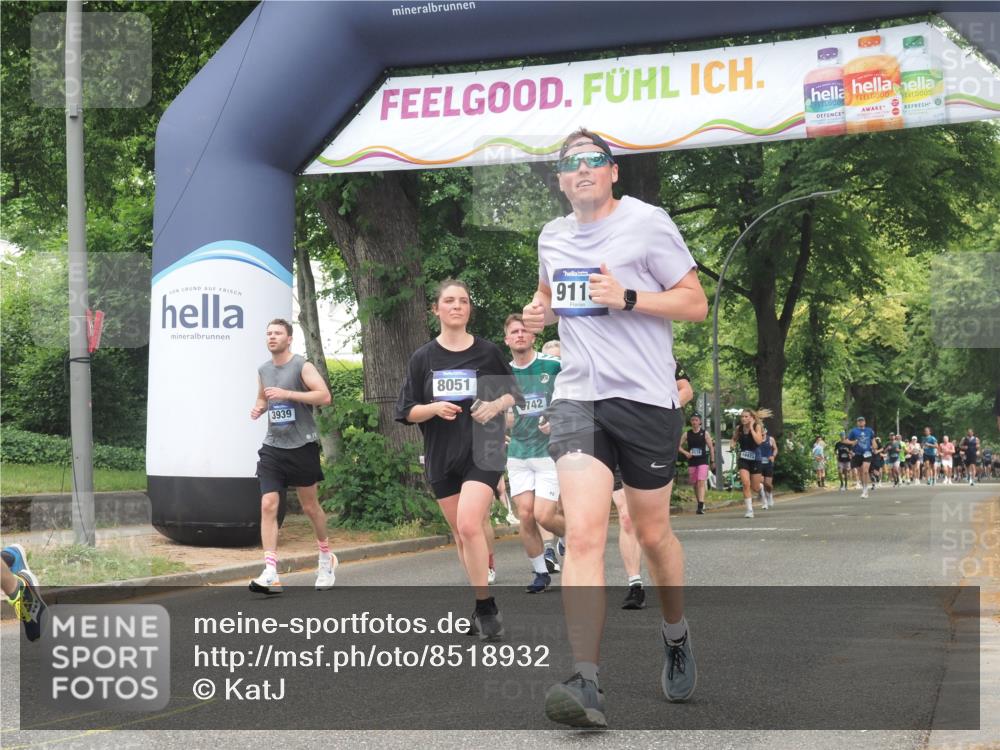 29.06.2025 - hella hamburg halbmarathon KatJ http://msf.ph/oto/8518932 29.06.2025 10:58:38 Zwischen KM18-KM19 2046, 6742, 7302, 7873, 8051 meine-sportfotos.de