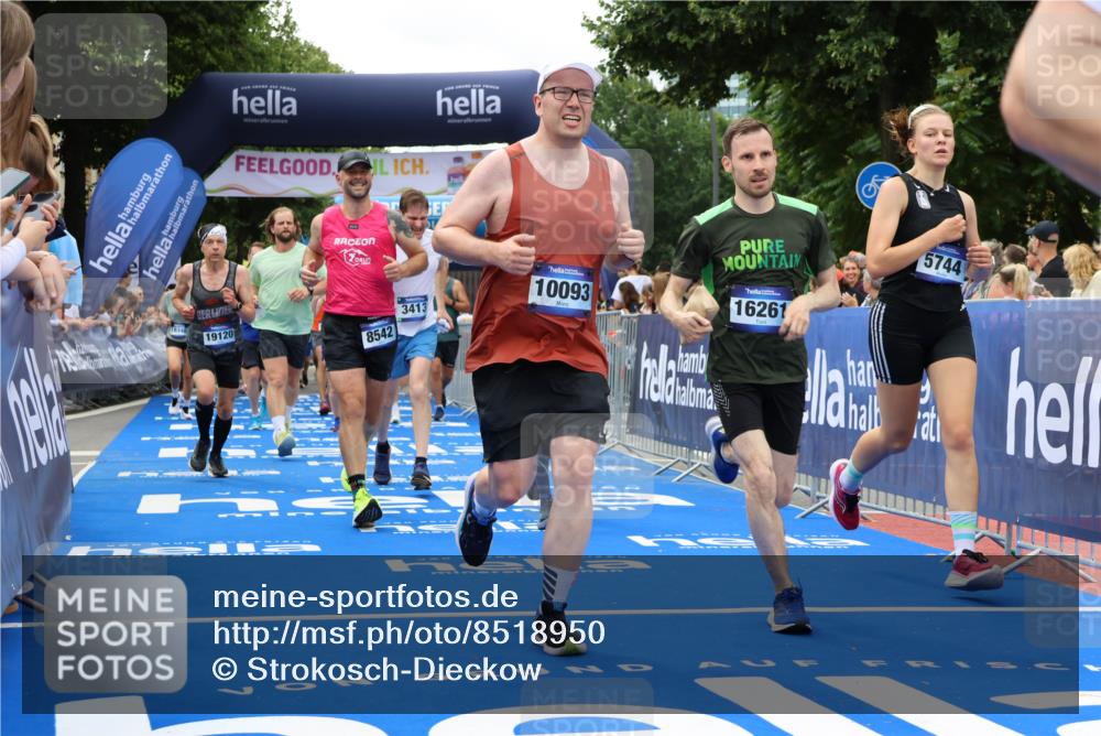29.06.2025 - hella hamburg halbmarathon Strokosch-Dieckow http://msf.ph/oto/8518950 29.06.2025 10:56:31 Ziel 1583, 2083, 3413, 5721, 5744, 6399, 6416, 6759, 7037, 7742, 8311, 8542, 8652, 8744, 8863, 9562, 10093, 10665, 12509, 13863, 15145, 15407, 15818, 16257, 16261, 17259, 17268, 17734, 18340, 18746, 18835, 18899, 19120 meine-sportfotos.de