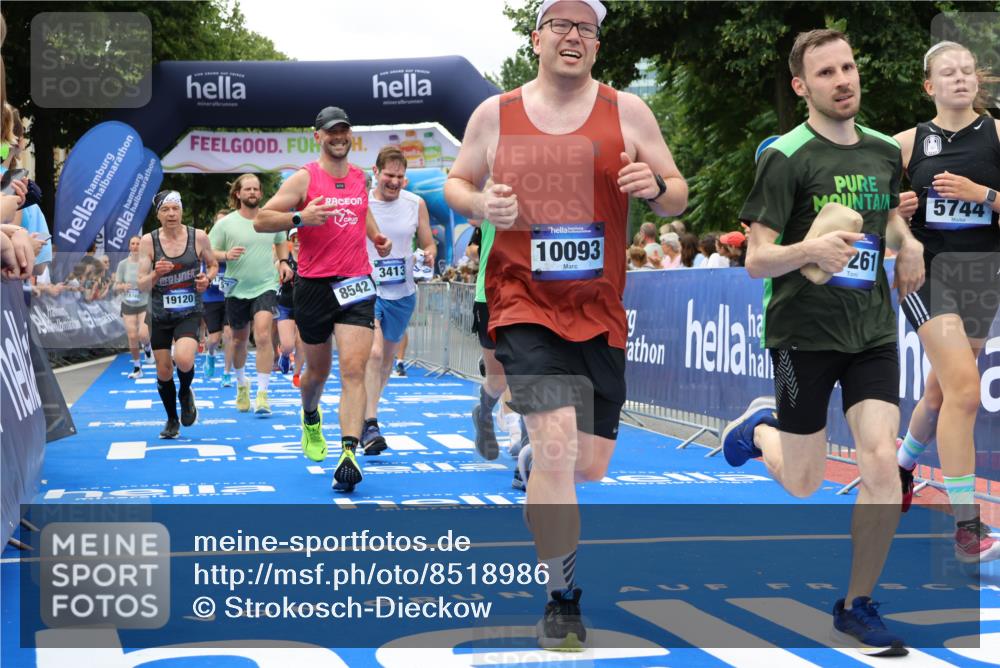 29.06.2025 - hella hamburg halbmarathon Strokosch-Dieckow http://msf.ph/oto/8518986 29.06.2025 10:56:32 Ziel 1583, 2083, 3413, 4152, 5721, 5744, 6399, 6416, 6759, 7037, 8311, 8542, 8652, 8744, 8863, 9562, 10093, 10665, 11083, 12509, 13863, 15145, 15407, 16257, 16261, 17259, 17268, 17734, 18340, 18746, 18835, 18899, 19120 meine-sportfotos.de
