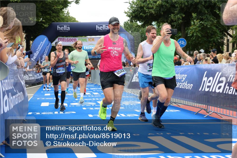 29.06.2025 - hella hamburg halbmarathon Strokosch-Dieckow http://msf.ph/oto/8519013 29.06.2025 10:56:33 Ziel 1583, 2083, 3413, 4152, 5721, 5744, 6399, 6416, 6759, 7037, 7646, 8311, 8542, 8652, 8744, 9488, 9562, 10093, 11083, 11870, 12509, 13863, 15145, 15407, 16257, 16261, 17259, 17268, 17734, 18340, 18746, 18835, 18899, 19120 meine-sportfotos.de