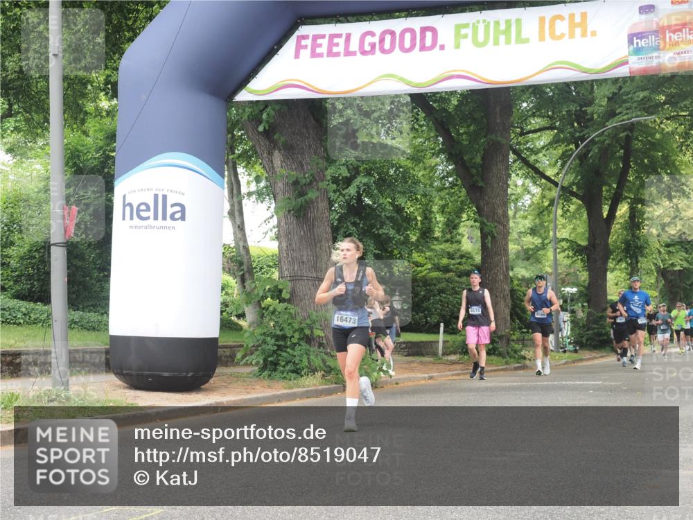 29.06.2025 - hella hamburg halbmarathon KatJ http://msf.ph/oto/8519047 29.06.2025 10:58:43 Zwischen KM18-KM19 3939, 6742, 7302, 7873, 8051 meine-sportfotos.de
