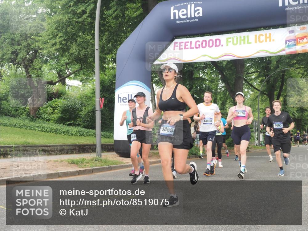 29.06.2025 - hella hamburg halbmarathon KatJ http://msf.ph/oto/8519075 29.06.2025 10:48:56 Zwischen KM18-KM19 1674, 4095, 6674, 6752, 8045, 8478 meine-sportfotos.de