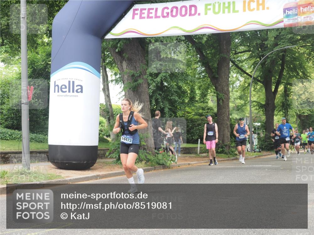 29.06.2025 - hella hamburg halbmarathon KatJ http://msf.ph/oto/8519081 29.06.2025 10:58:43 Zwischen KM18-KM19 3939, 6742, 7302, 7873, 8051 meine-sportfotos.de